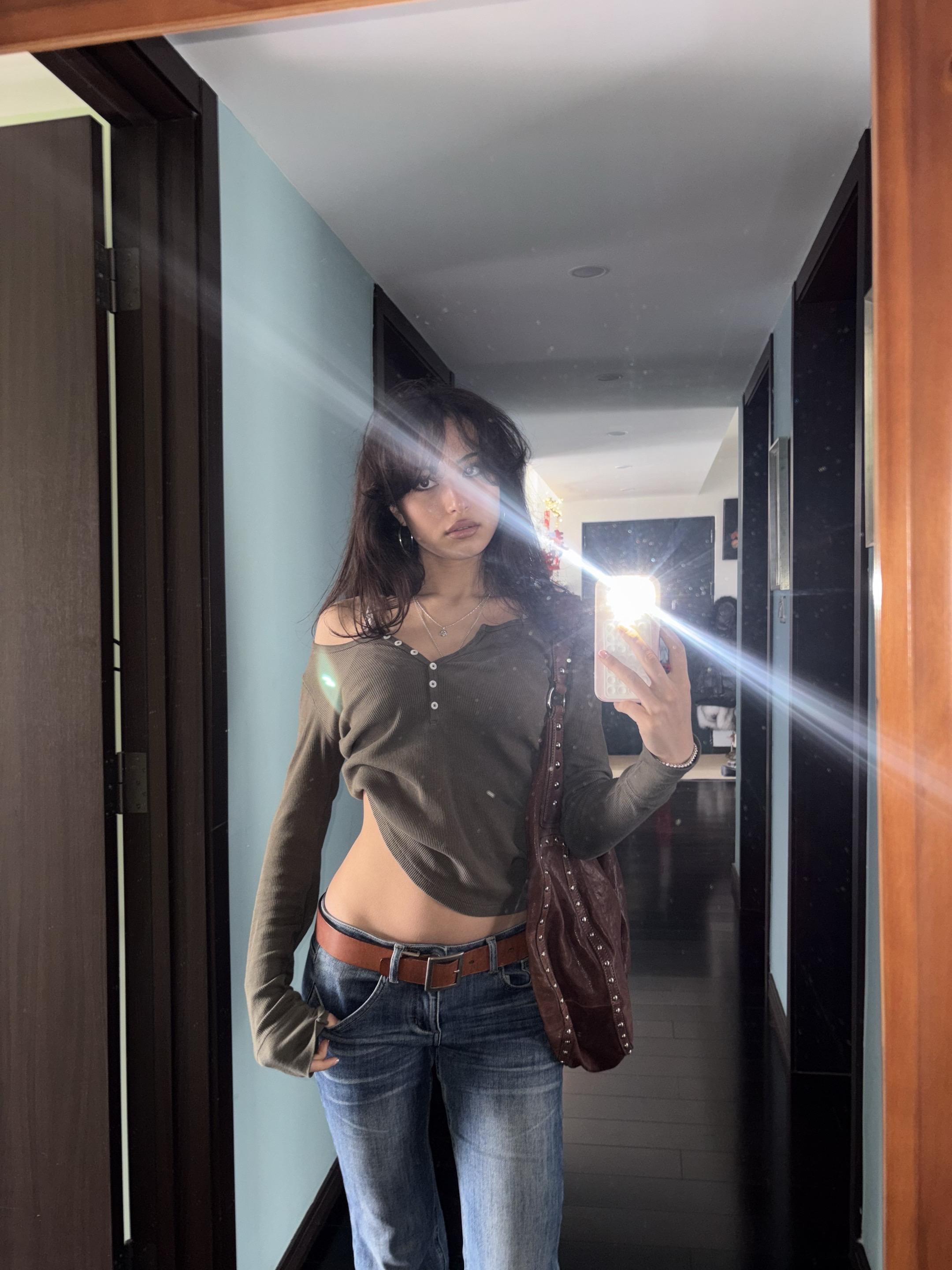ootd穿搭 2000年 美女 随意穿搭 热门