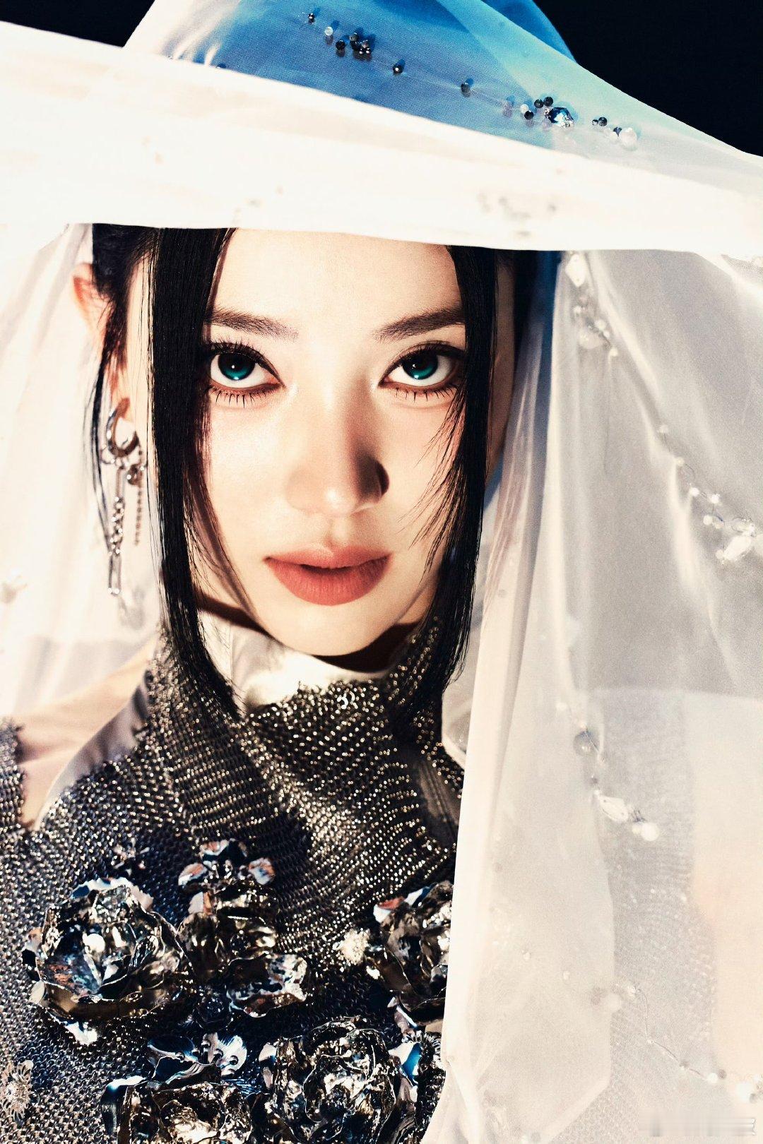 沈小婷首张数字单曲MV预告臂展线条、舞台神态全部恰到好处，沈小婷将legend的