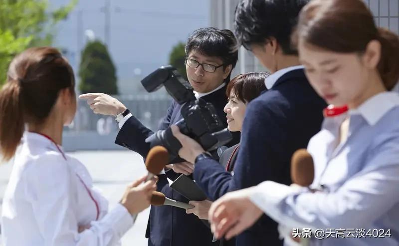 向特朗普提问的日本记者遭网暴 当地时间3月19日，日本记者千千岩森生向特朗普提问