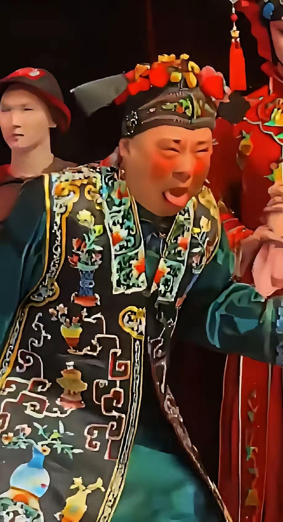 郭德纲最大的失误或者最不明智的做法，就是你在相声那当中改一改也就算了，别人还能稍