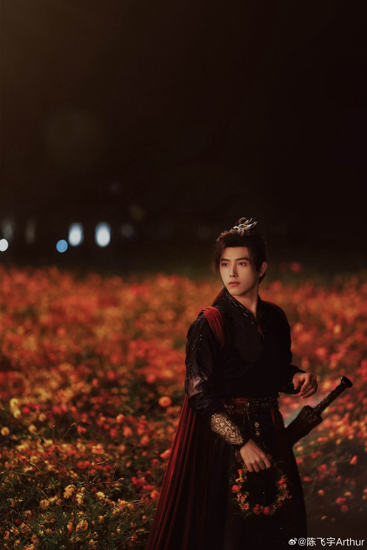 迪丽热巴陈飞宇问你闻到花香了吗 小茶狗陈飞宇又来狙击少女心了！贺思慕和段胥的互动