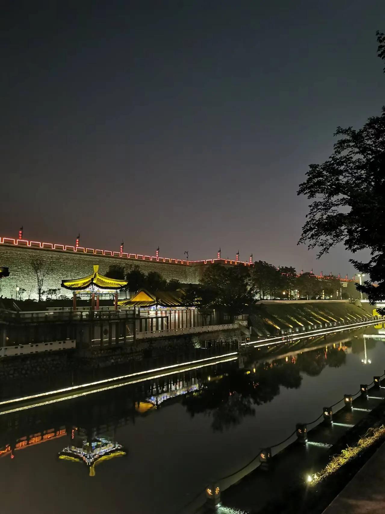 你觉得哪些城市值得一逛北京、西安、成都、重庆、青岛、烟台、兰州、杭州、苏州……我