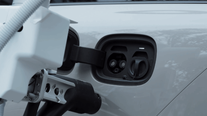 理想自动充电站将于二季度落地，完整体就是VLA进站+自动充电。理想汽车新能源汽车