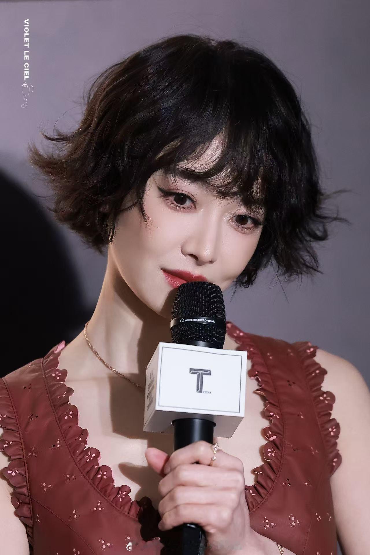 没认出来是宋茜宋茜超美的好吗？新造型明媚有识别度，好喜欢她现在的风格～还是多关注