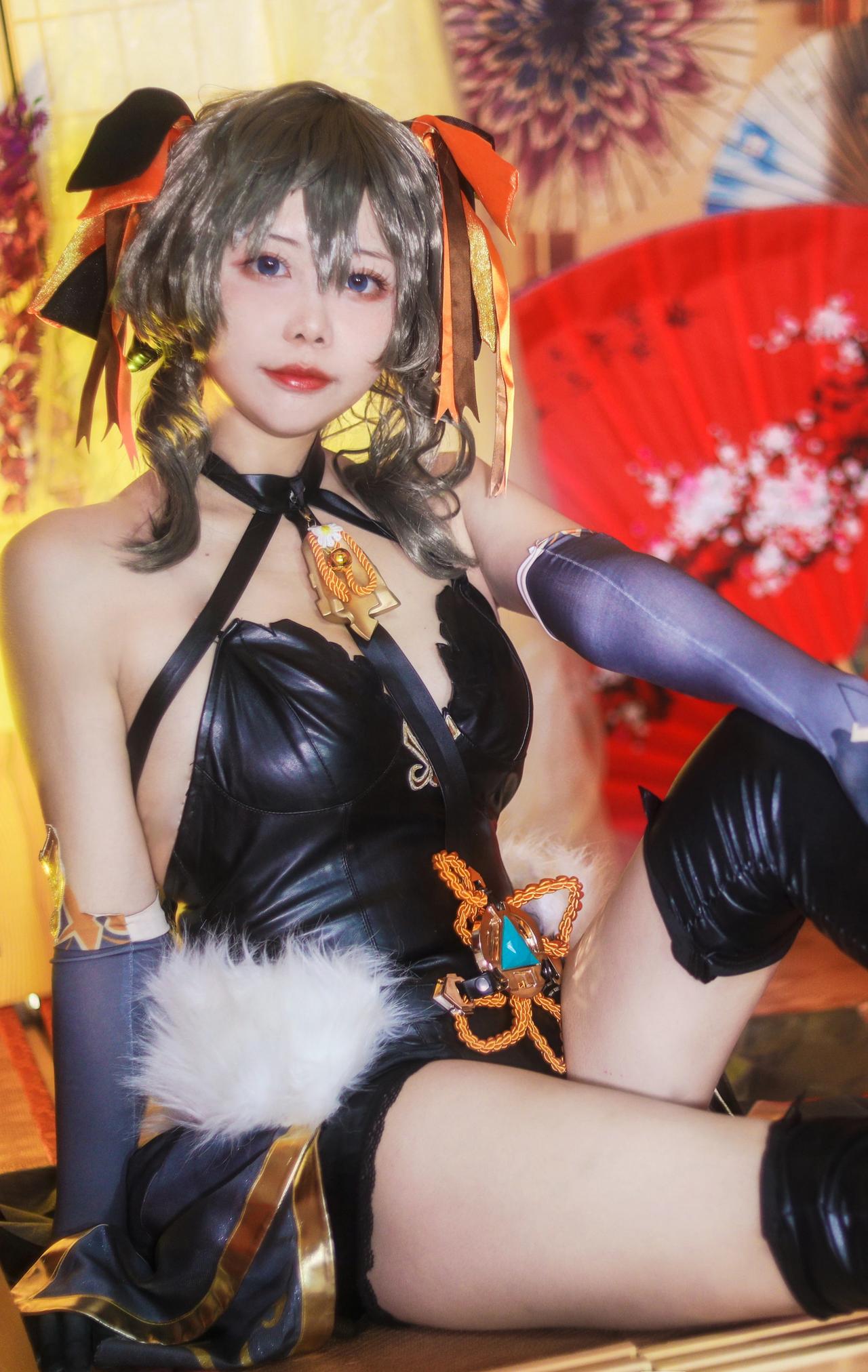 甘雨的黑装皮衣，还是很耐看的!#游戏# #原神# #二次元#