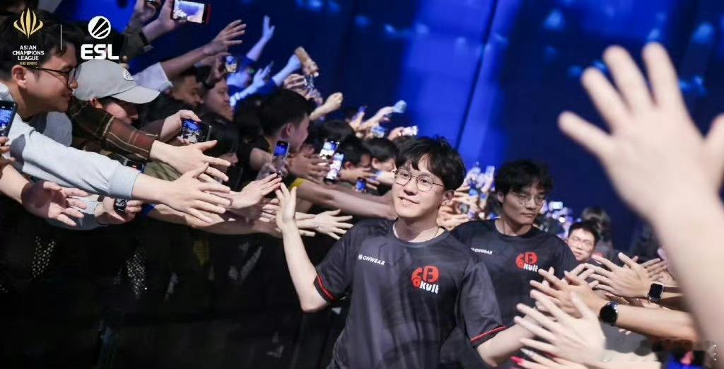 五一别宅家，来ACL刀塔2线下赛感受电竞魅力。XG夺冠的荣耀瞬间，比任何风景都更