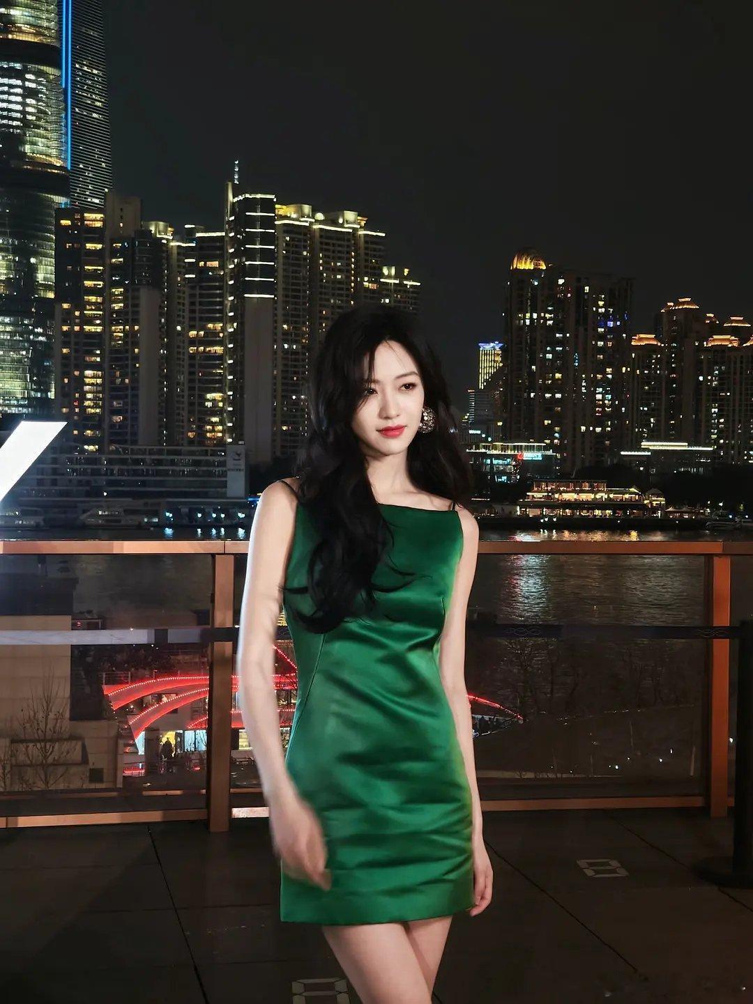 第一次get到向涵之谁懂，好有成熟女人的魅力 