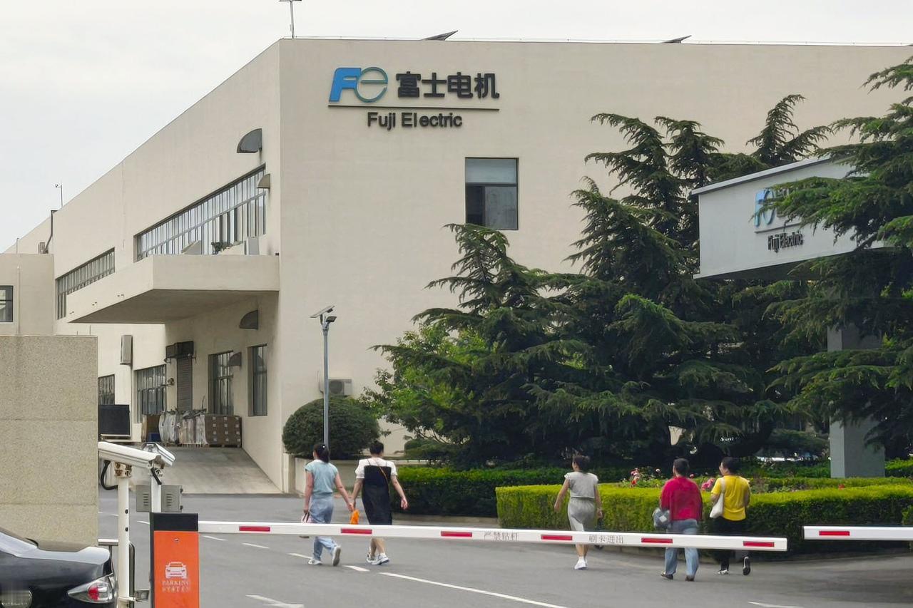 怪不得日本人能偷走稀土，原来是有“汉奸”吃里扒外？

近日，有两名日本人因涉嫌违