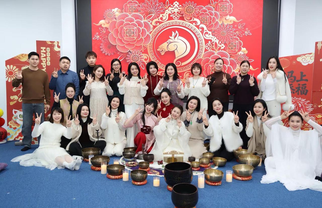 心静了，世界就静了❤️你要试着安静下来，做自己该做的事情，只想把自己养的越来越快