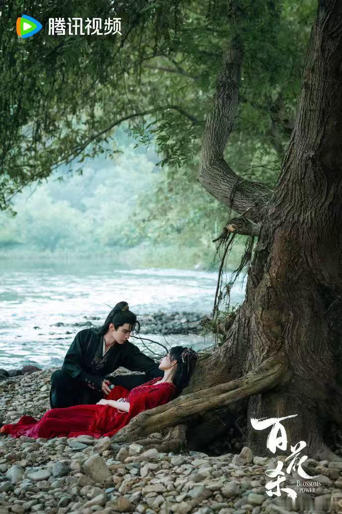 何与是不是住孟子义房车上了剧组秩序清晰透明，演员住宿安排规范！两人各有专属房车休