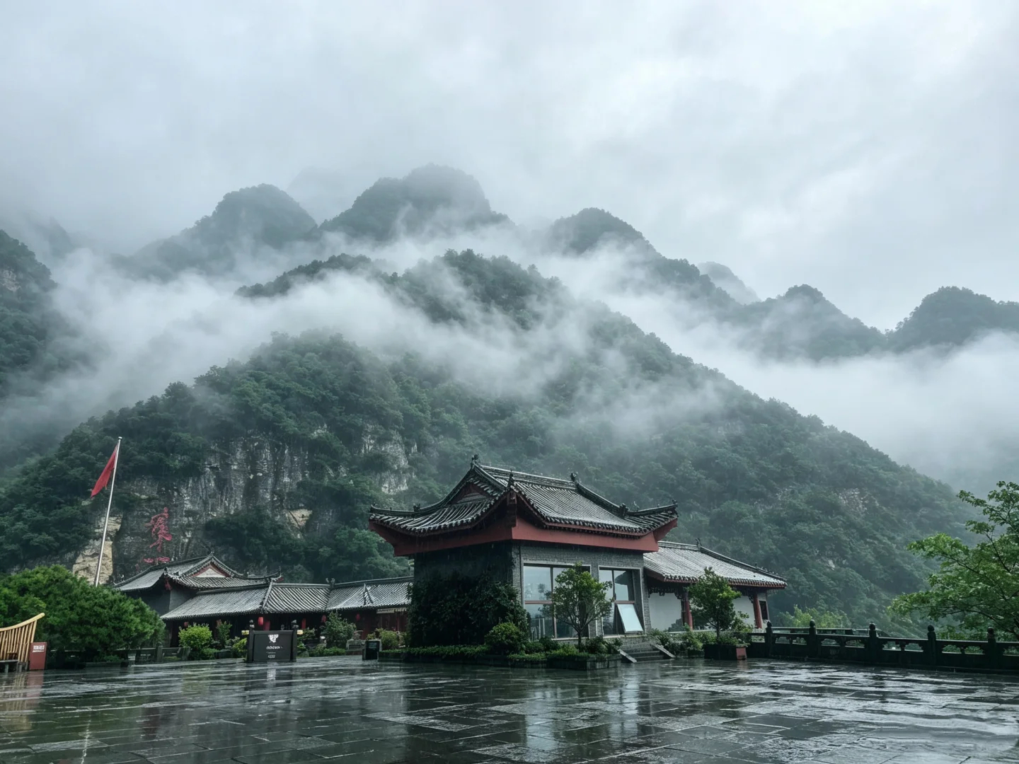 谁懂啊，雨后的武当山直接闯进水墨画里！ 