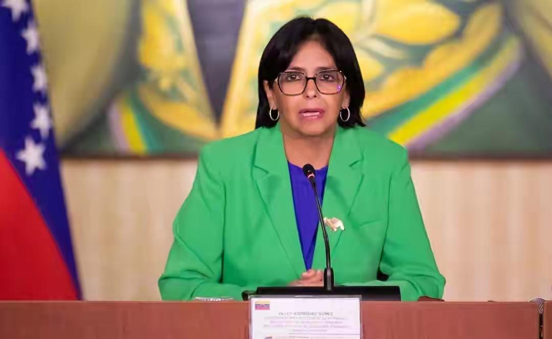 委内瑞拉润人天塌了，警方全国搜捕叛国者，特朗普态度让他们绝望