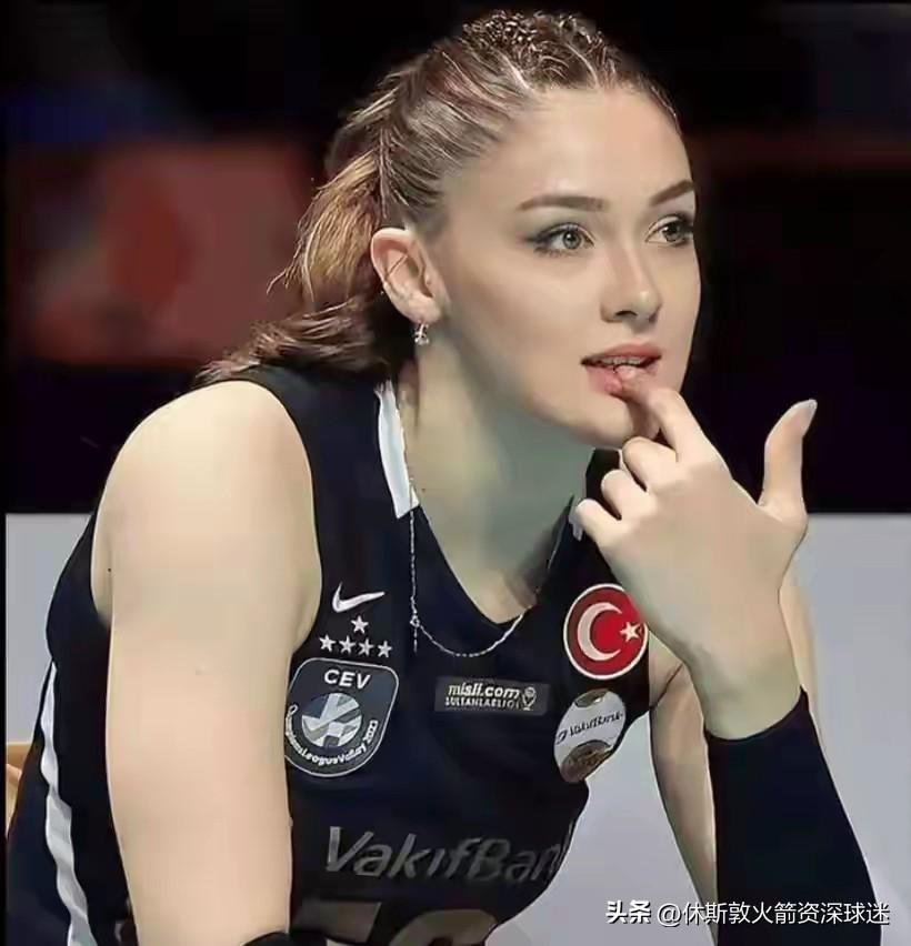 土耳其女排确实出美女，看看这位新晋土耳其国家队女排成员真的让人眼前一亮。这完全符