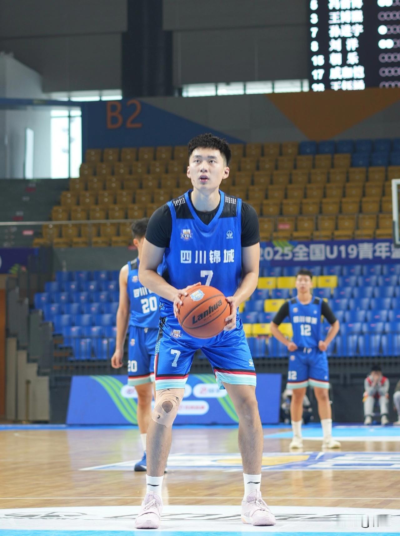 尽管四川男篮3日晚主场97-109不敌青岛男篮惨遭10连败开局，但四川男篮的19