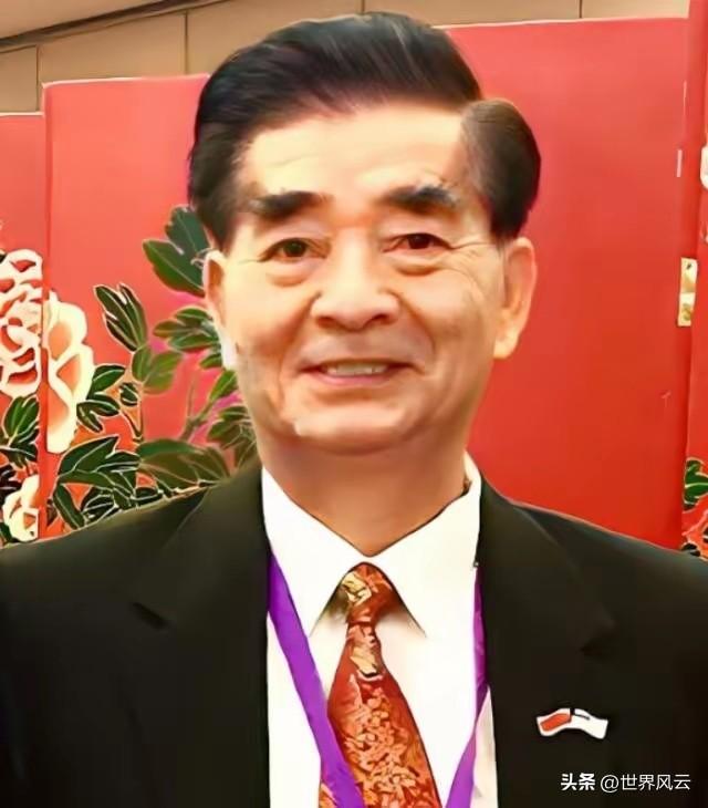 现在中国最该警惕的，不只是台湾问题，不只是同美国的较量，也不是日本挑衅，而是必须