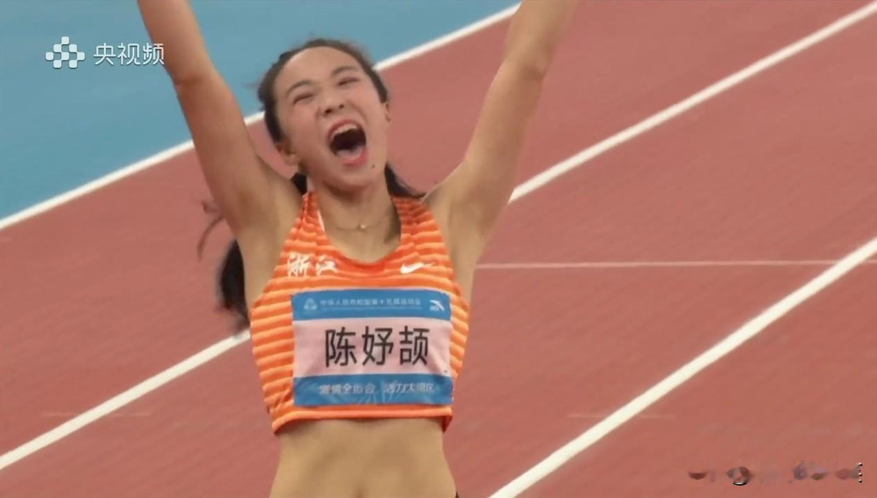 全运会-男女100米决赛，陈妤颉、李泽洋成为新科百米飞人。

1、女子100米决