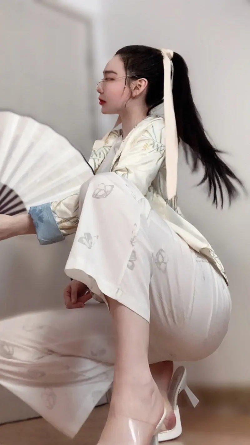 50岁依然保持好状态之公子世无双