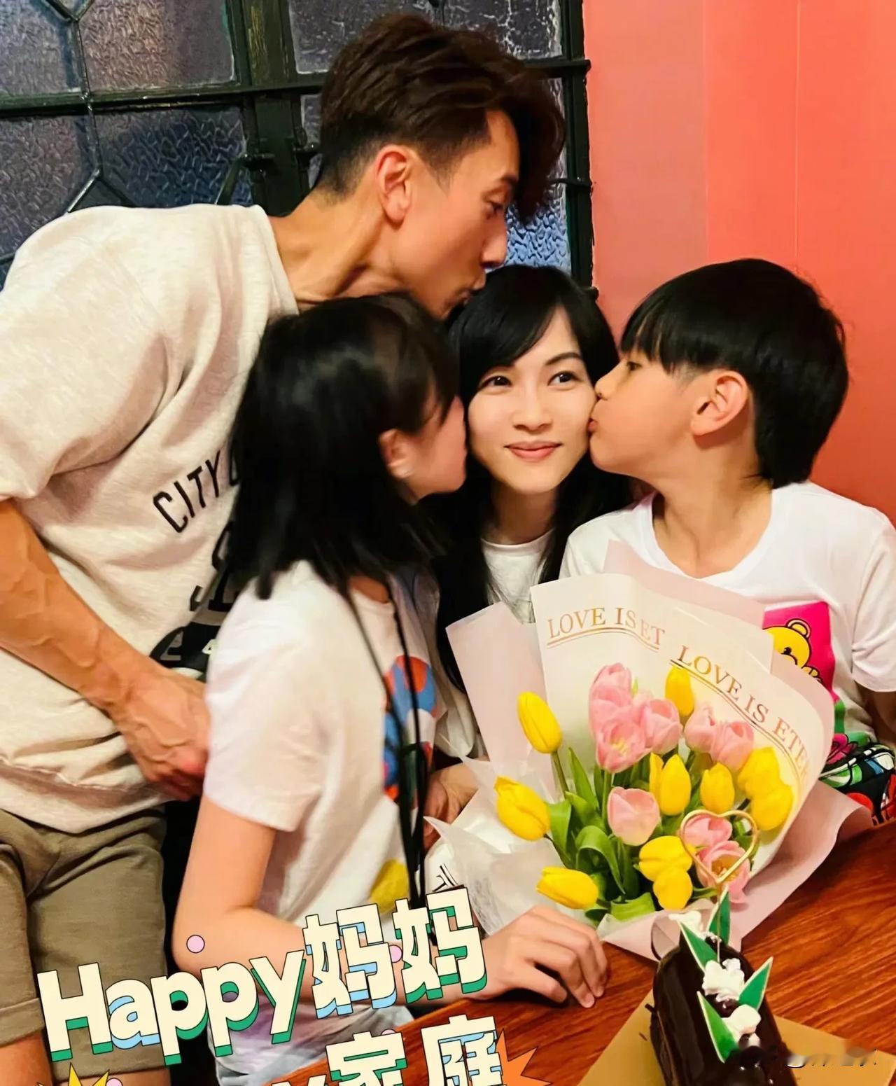 吴尊老婆应该是这个世界上最幸福的女人之一，因为长相帅气的吴尊和她是青梅竹马以及两
