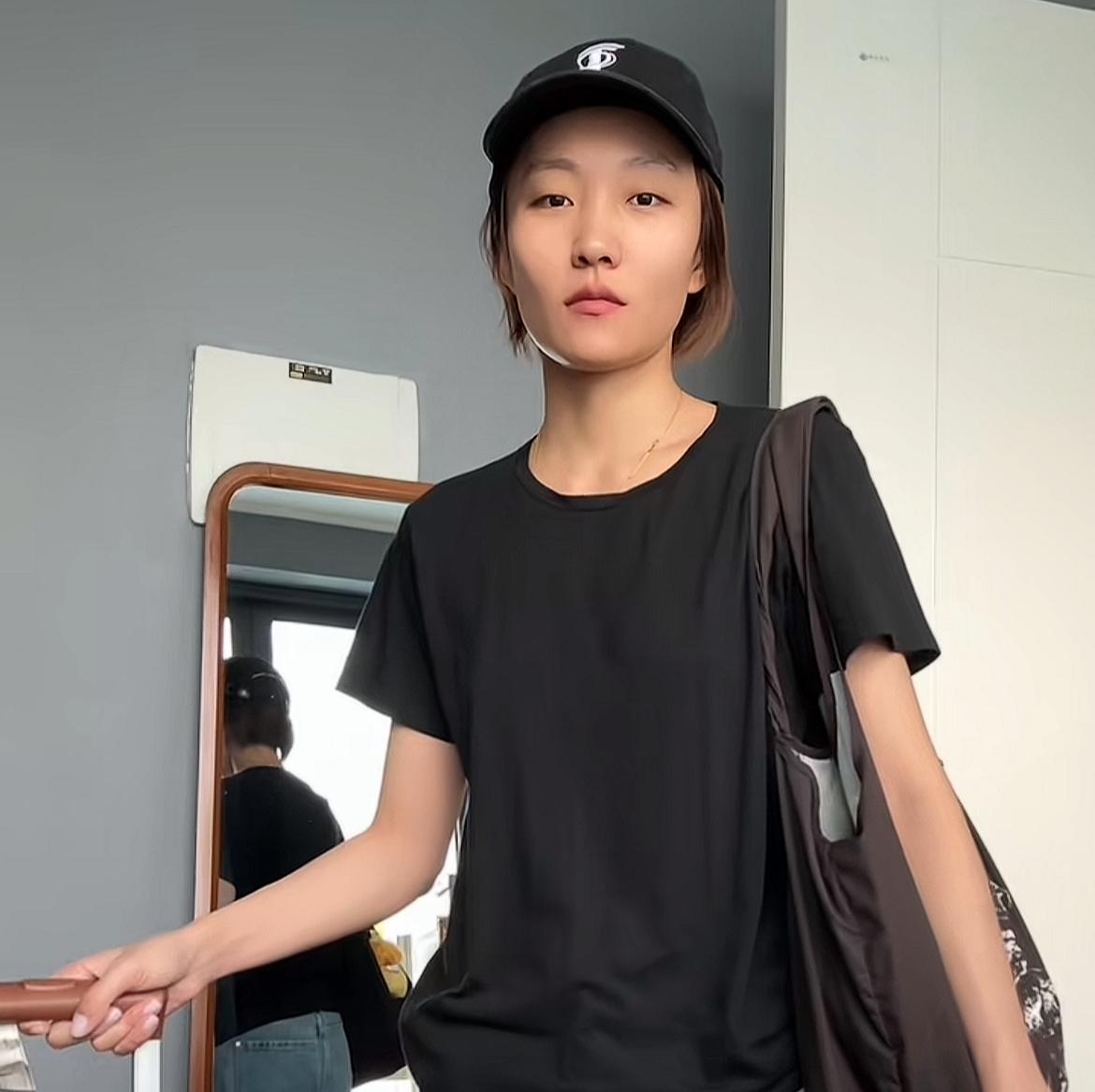 网红邵雨轩居然进入复旦大学了，是太棒了，还是太有钱了呢？
自从“疯产姐妹”解体之