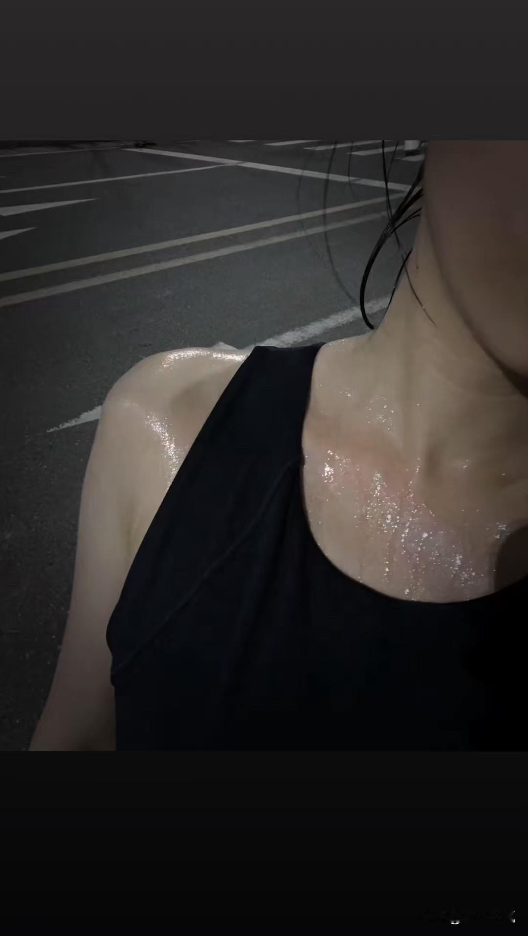 不为消耗卡路里，只为消除坏情绪。
跑步结束后，心情已被治愈。