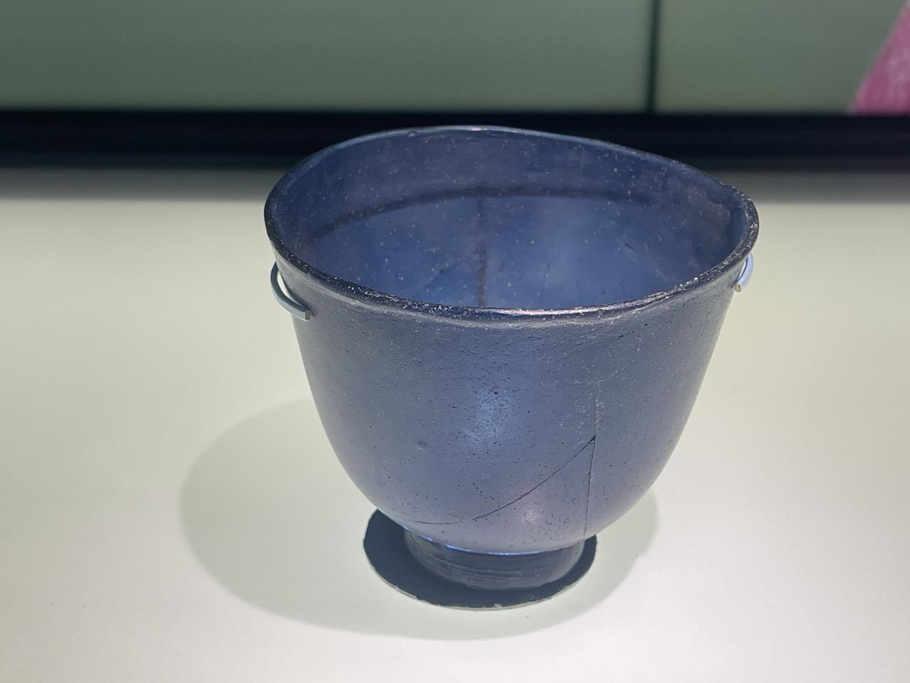 葡萄美酒夜光杯
这就是传说中的夜光杯吧[赞]