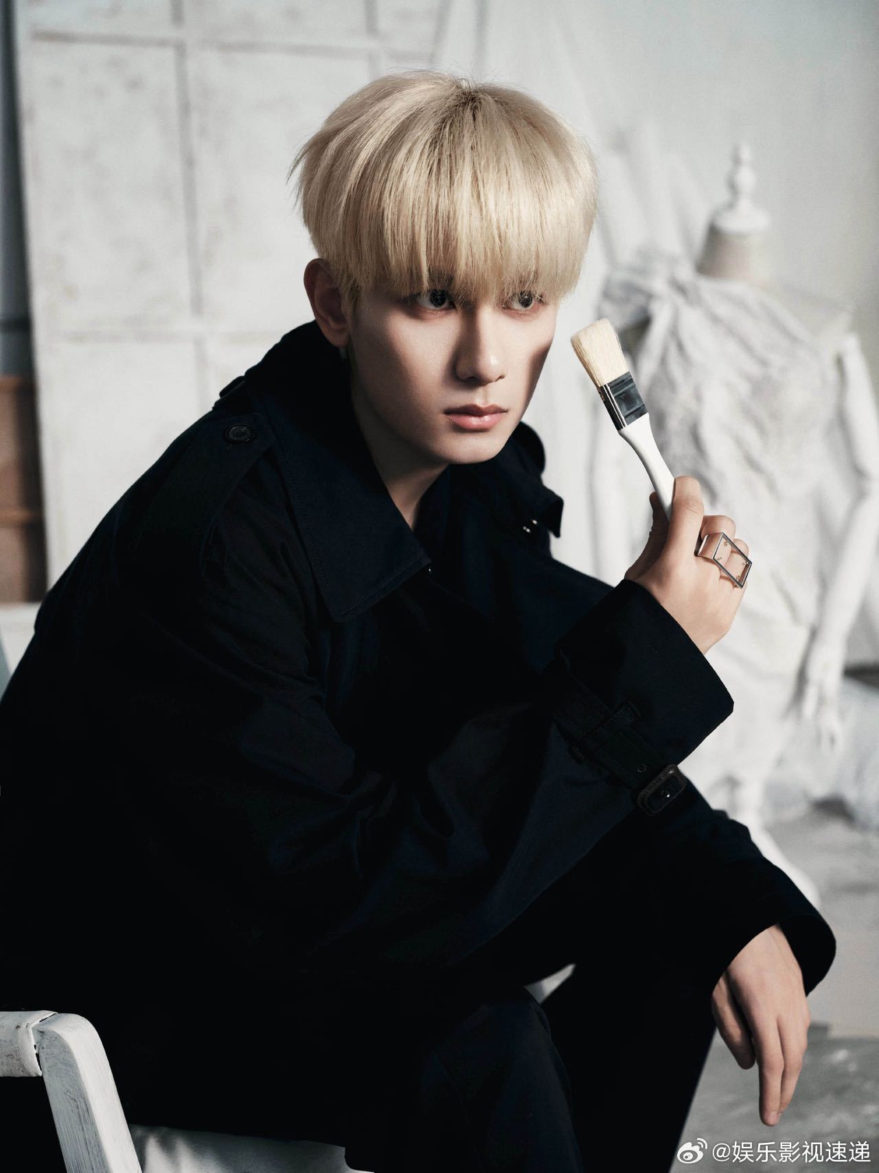 丞磊胡先煦同框看秀一眼心动胡先煦白金发色，丞磊同框气场全开，今天的造型直接帅到我