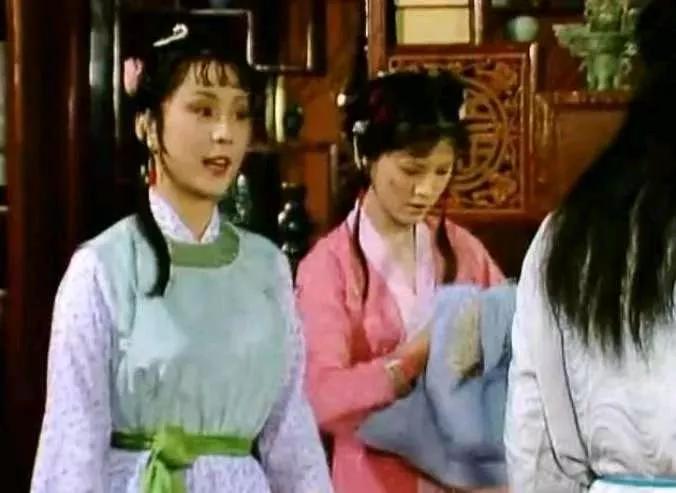 宝玉和袭人勾搭多年，为何不见怀孕？林黛玉一句玩笑道出原因​
贾宝玉生在荣国府，家