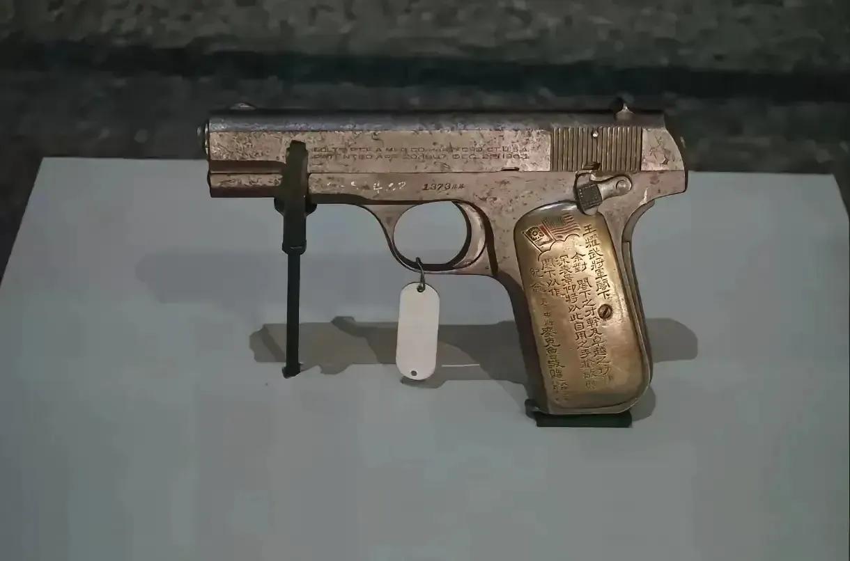王耀武是我国山东泰安人，他毕业于黄埔军校第三期，是国民革命军第七十四军创设人之一