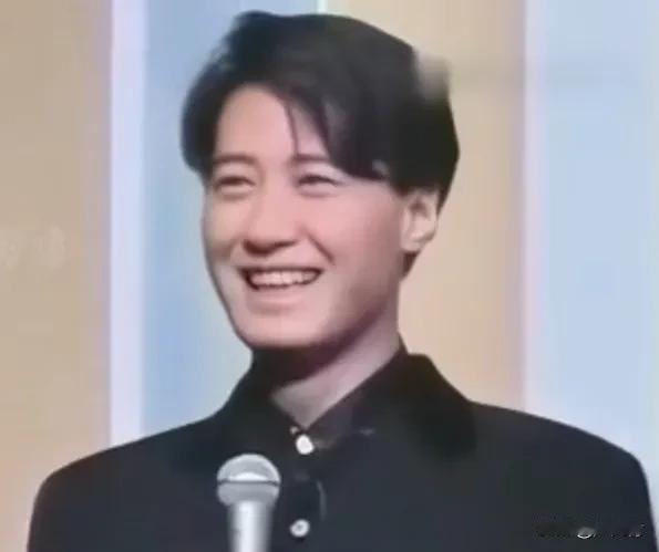 热点观点畅聊会黎明，香港四大天王之一，1966年生于北京，幼年迁居香港，顶尖歌手