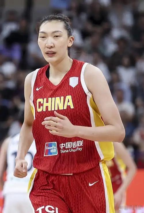 国际赛场统治力拉满的韩旭，为什么到了 WNBA 却得不到重用？

FIBA 大赛