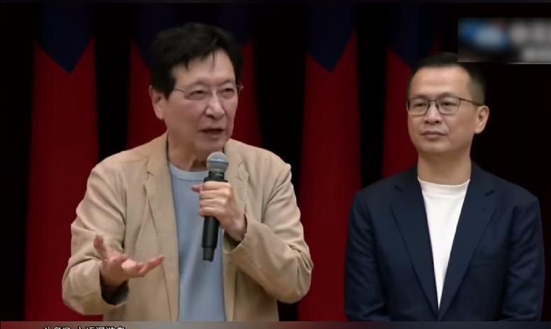 赵少康：卓荣泰宪法解释“狗屁不通”、秃子汉子燕子再集结、年底选举全面评估——信息