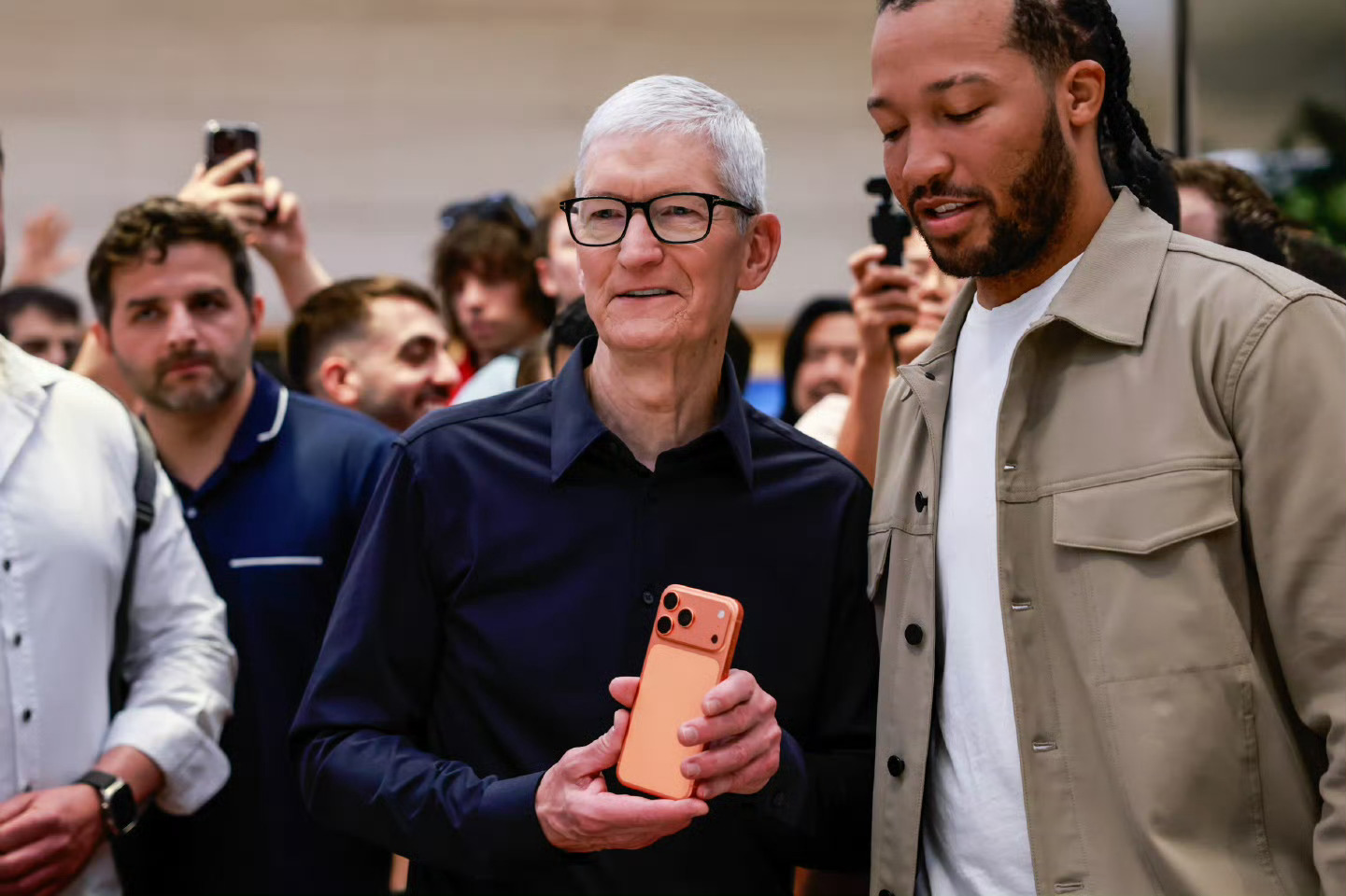 科技佳ZHJ苹果官宣换CEO了：50岁的硬件工程老将约翰·特努斯，将于9月1日接