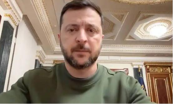 泽连斯基称，请中国帮帮乌克兰。11月1日，泽连斯基在记者会上说：“谈到中国，首先