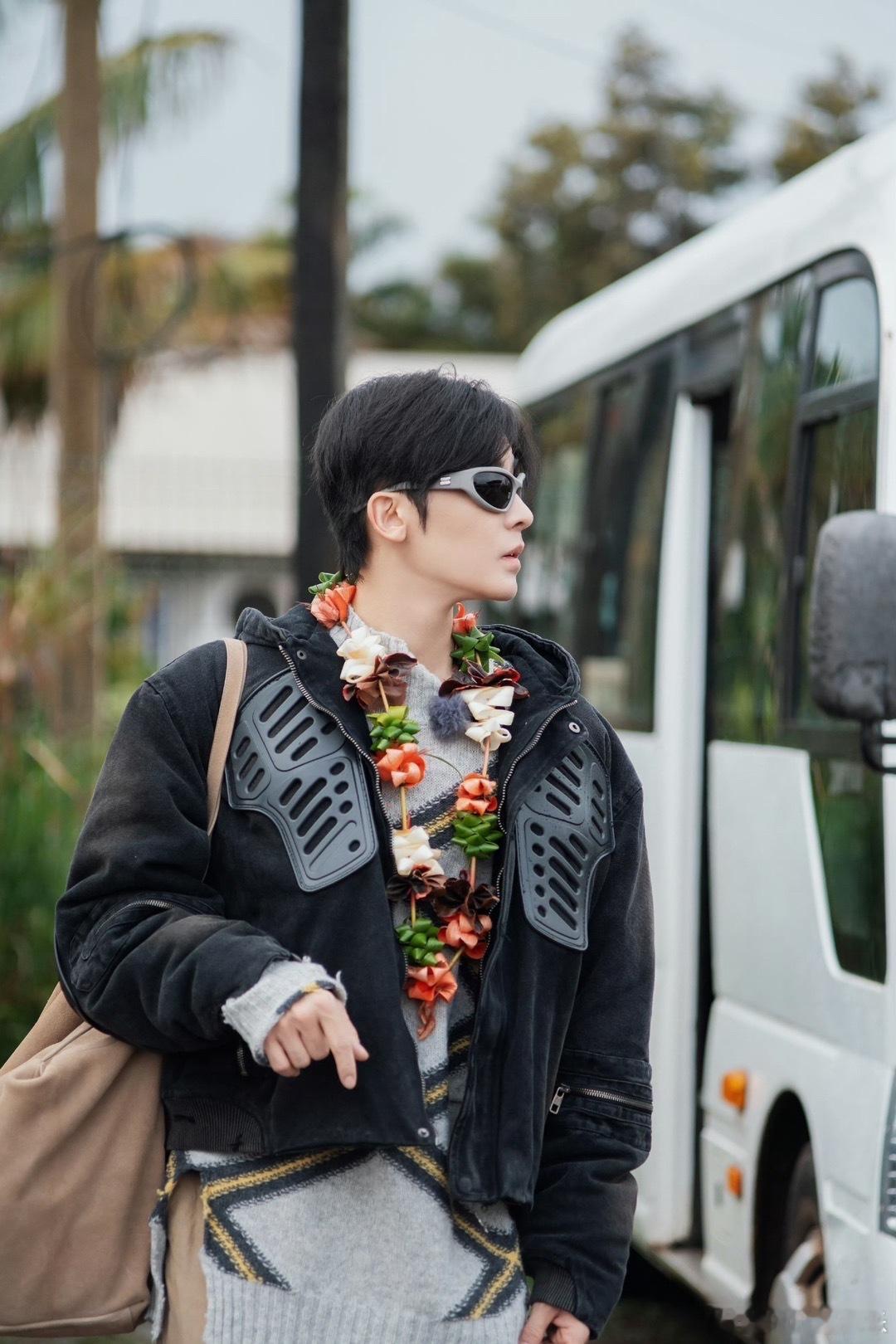 #侯明昊唱彩虹# sos！不允许屏幕前的你们还没有来欣赏《花儿与少年》第六季第三