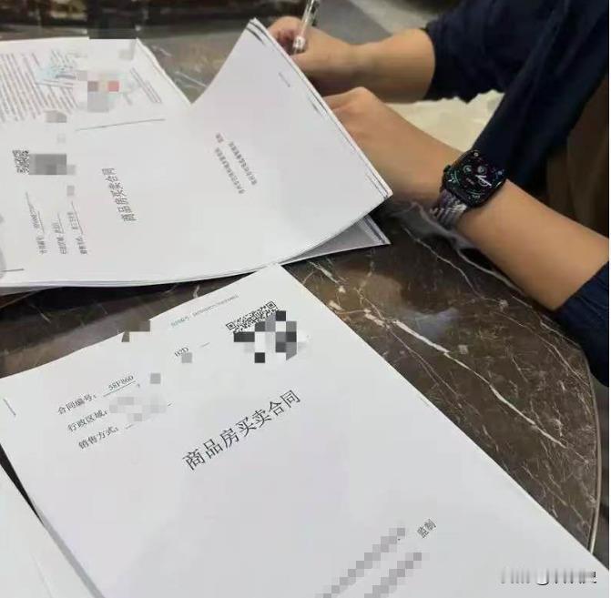 “吃相太难看了！” 广东深圳，一男子 2024 年把房子挂在中介卖，最终成交价 