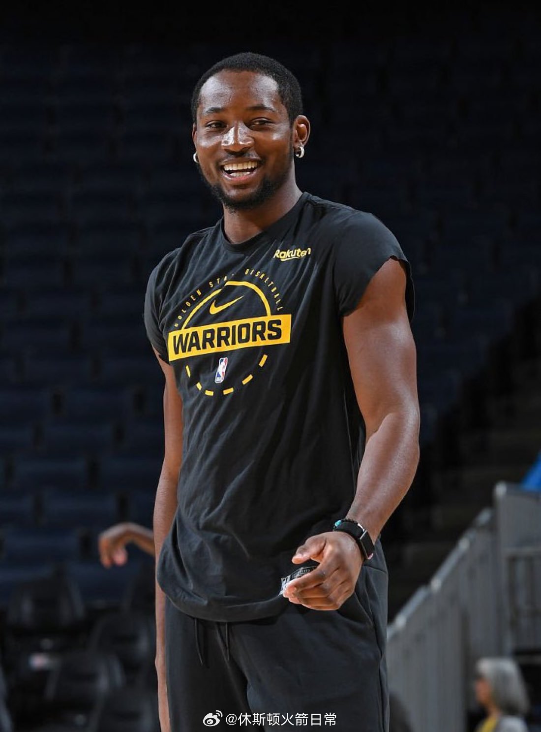 据Shams报道，乔纳森·库明加和独行侠之间存在相互兴趣。 