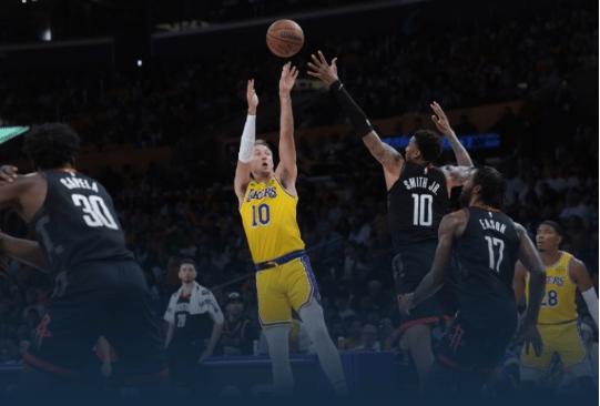 NBA季后赛西部首轮G1开打，湖人今天在主场和火箭比赛。这场比赛有很多看点，湖人