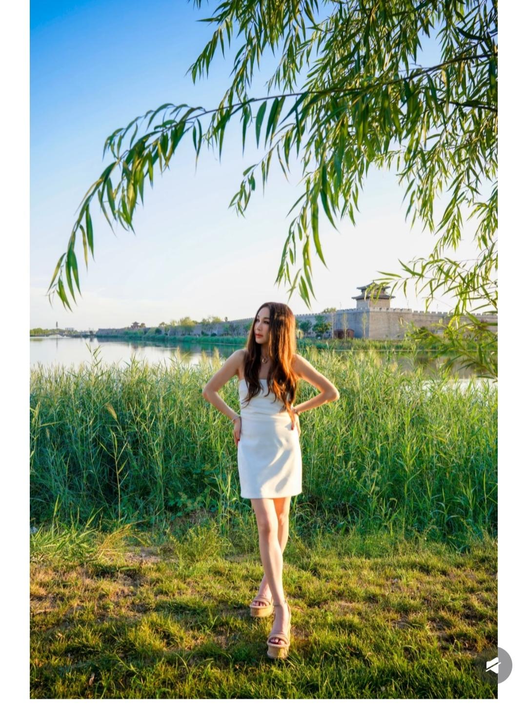 温碧霞，好想知道她吃了什么一直保持这样的身材和美貌。
