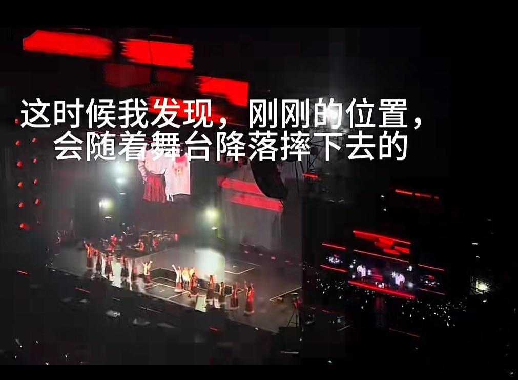 #伴舞这下要粉小沈阳一辈子了# 当小沈阳为伴舞回头的那一刻，爱与温暖在舞台上流淌