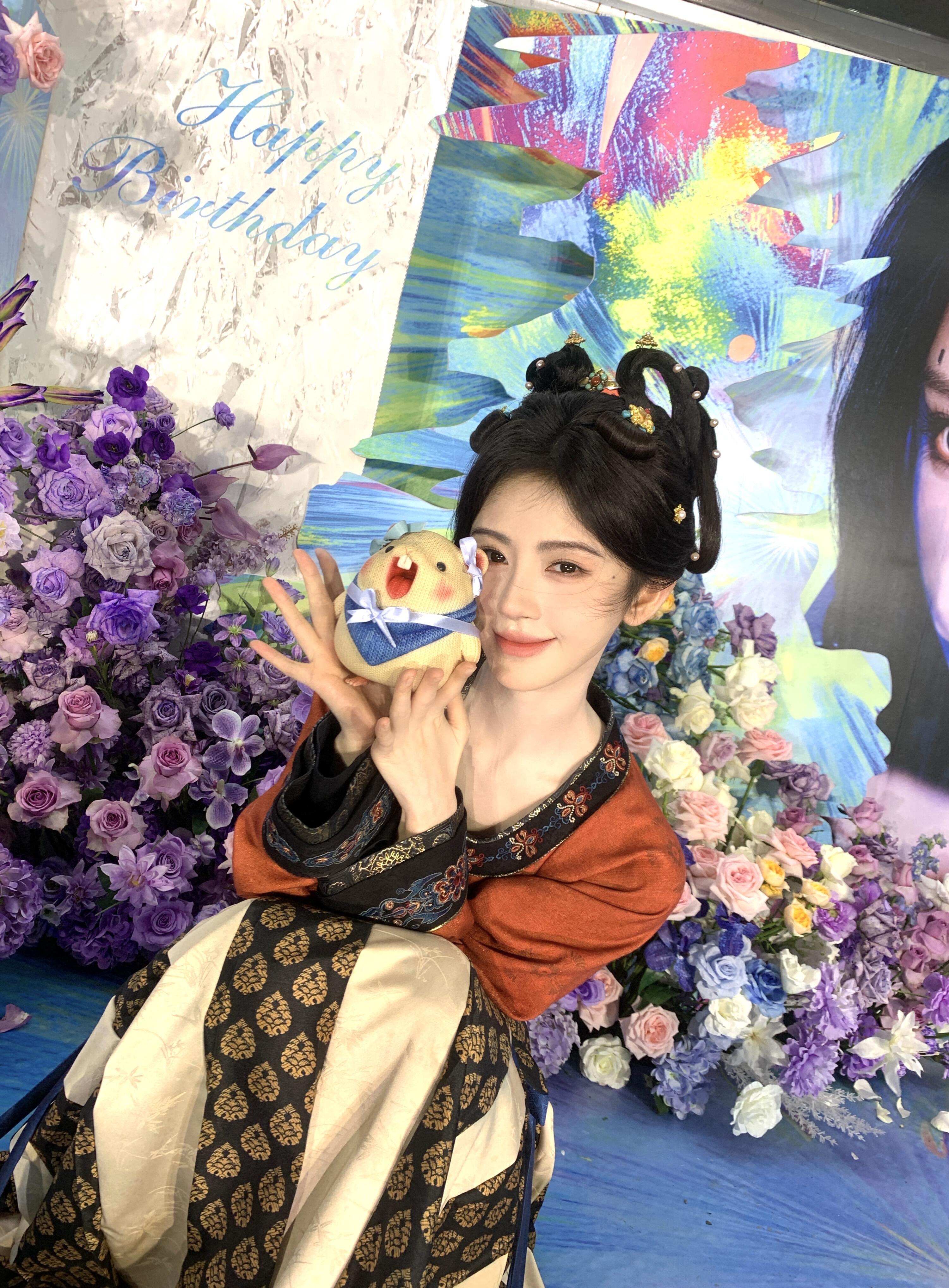 * 🐱💐🎂💖🎉全世界最萌的小猫嗨皮波斯得涂油^>⸝⸝⸝⸝<^੭ﾞ 