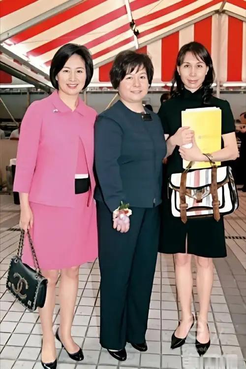 赌王二房家的三女儿何超蕸离世，今年她才60岁，比起大姐何超琼和小妹何超仪经常出现