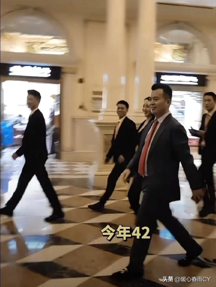 “成功学大师”杨涛鸣，高中学历却以“亚洲第一潜能激励大师”等头衔行骗，7年间诈骗