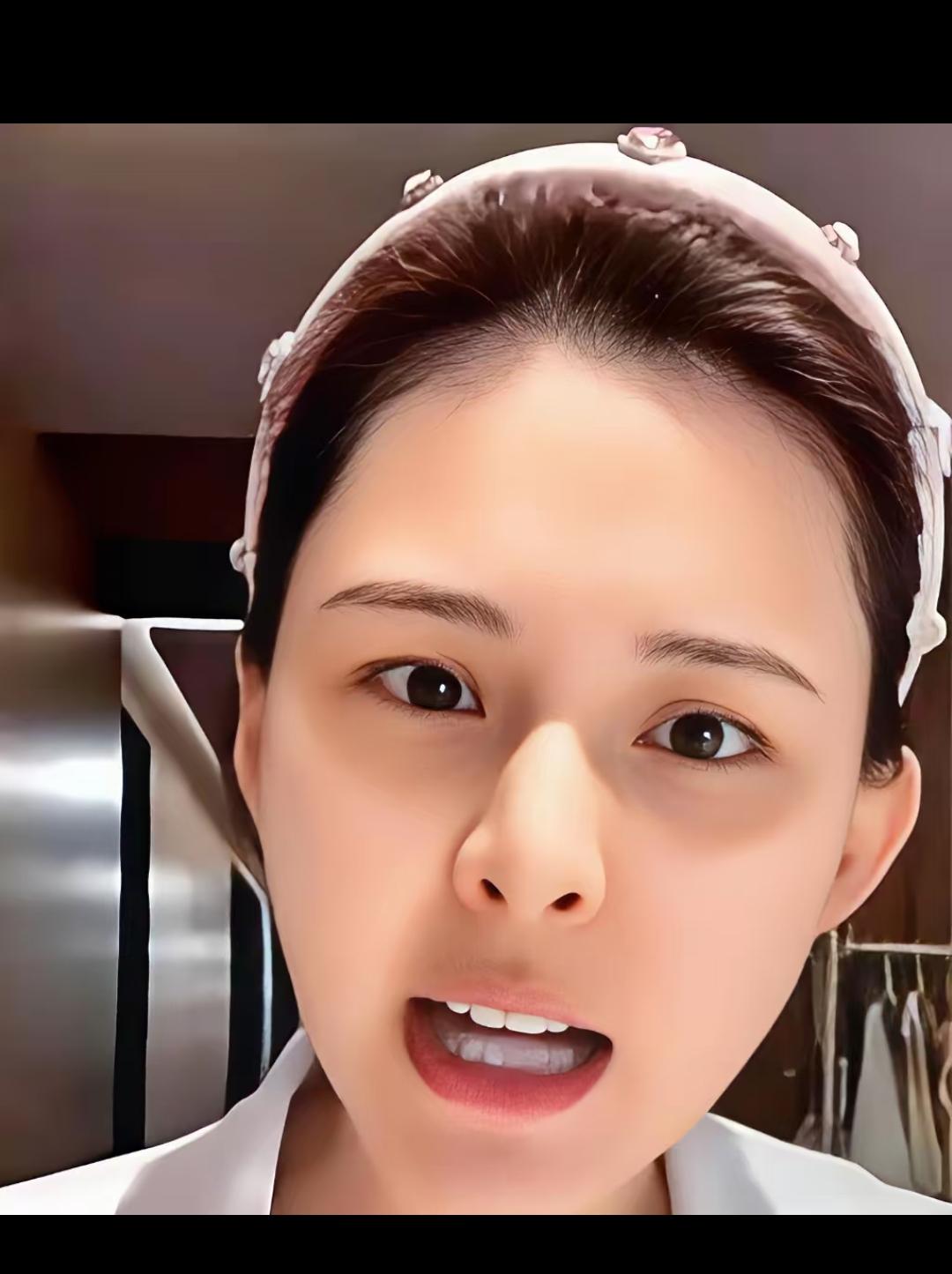 张颖颖怎么能甘心呢？
费劲吧啦的把汪的婚姻拆散，顶了骂名她却没能够转正！
现在住