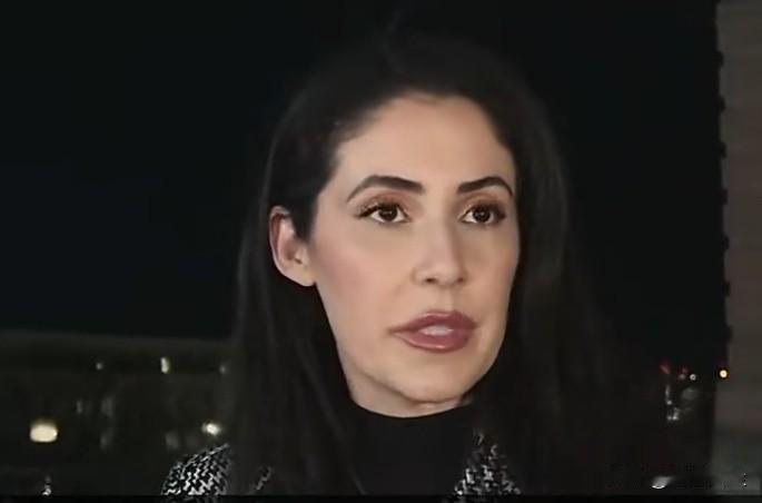 美国国会议员（共和党）安娜·保利娜·卢纳接受采访，“您很早就对鲍威尔提出了刑事转