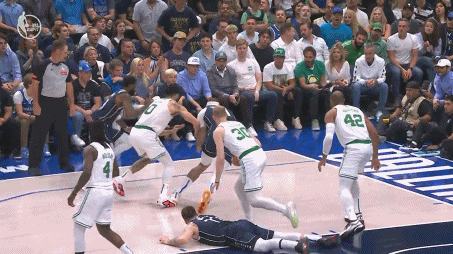 独行侠大比分领先凯尔特人，这次应该稳了吧！虽然独行侠大比分0：3落后凯尔特人，东