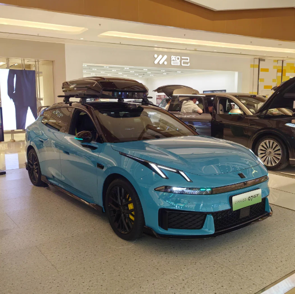 赛道基因装进旅行车. 领克07GT 开启预售，16.58万元起，共三版型，时间限