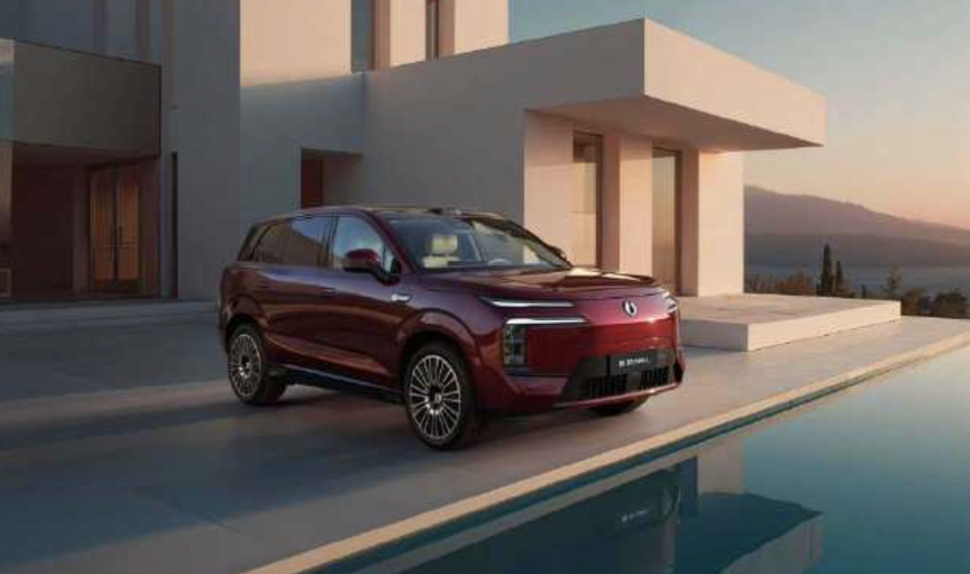 一台家人全票通过的车 聊下腾势 N8L 的核心逻辑 —— 定位家庭用户，走 “配