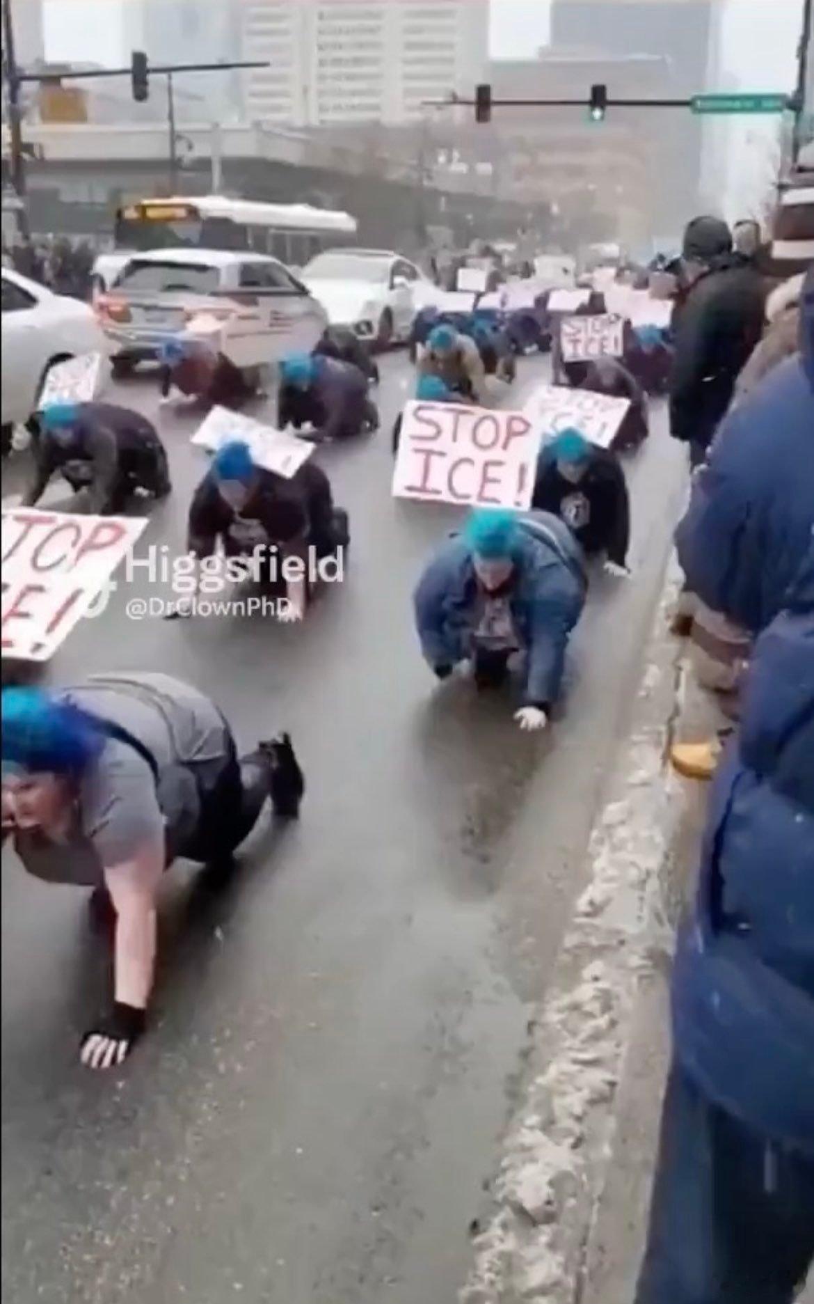 北美懦夫 具象化了。 