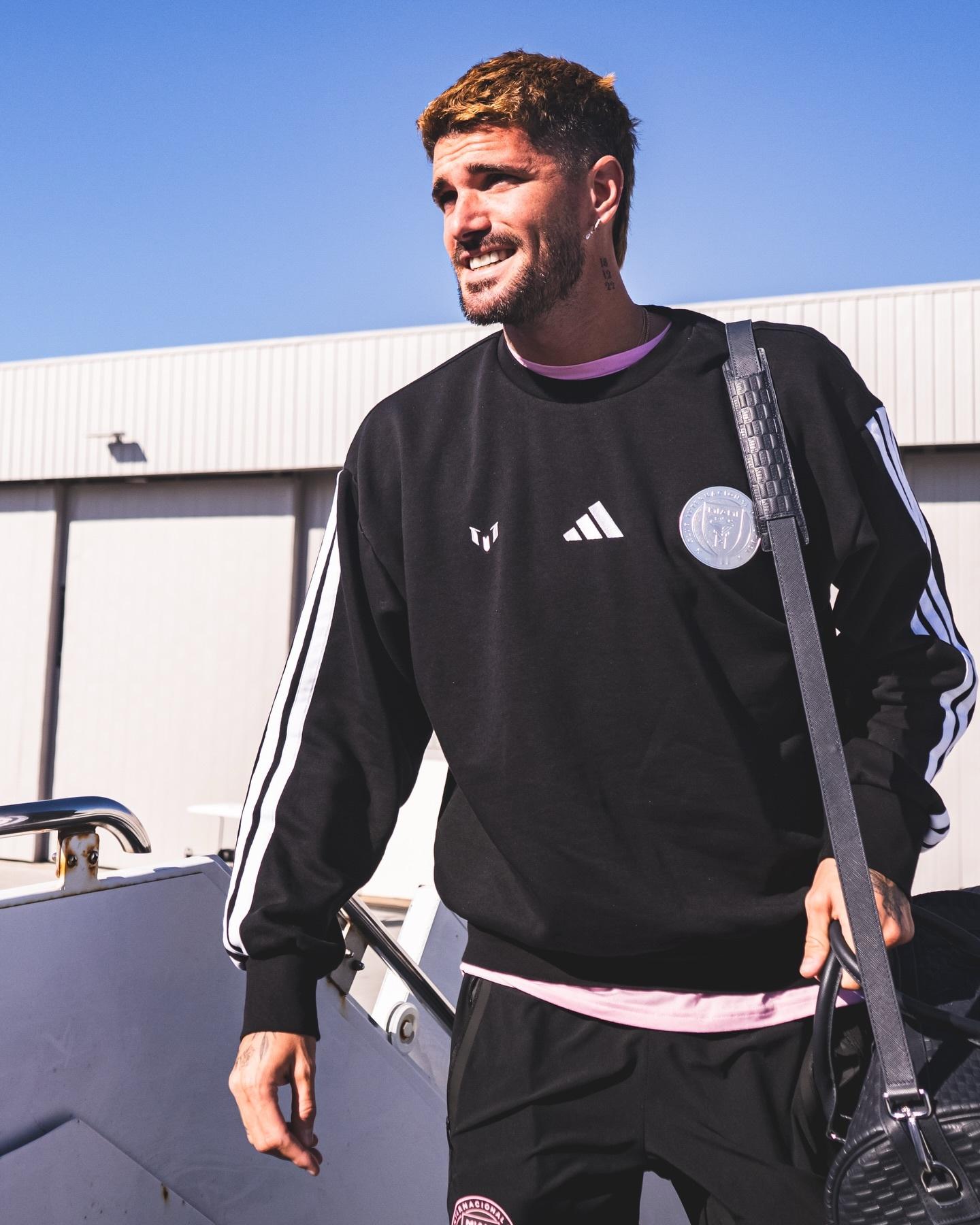 出发！梅西随队前往波多黎各🛫梅西