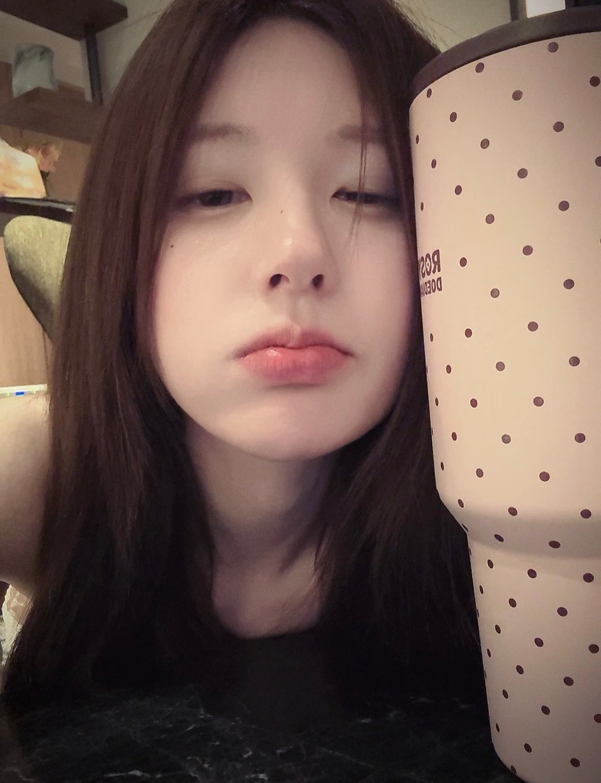 好久没自拍了，出来发两张自拍 